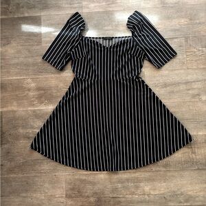 PLUS SIZE SWEETHEART NECK. STRIPED DRESS